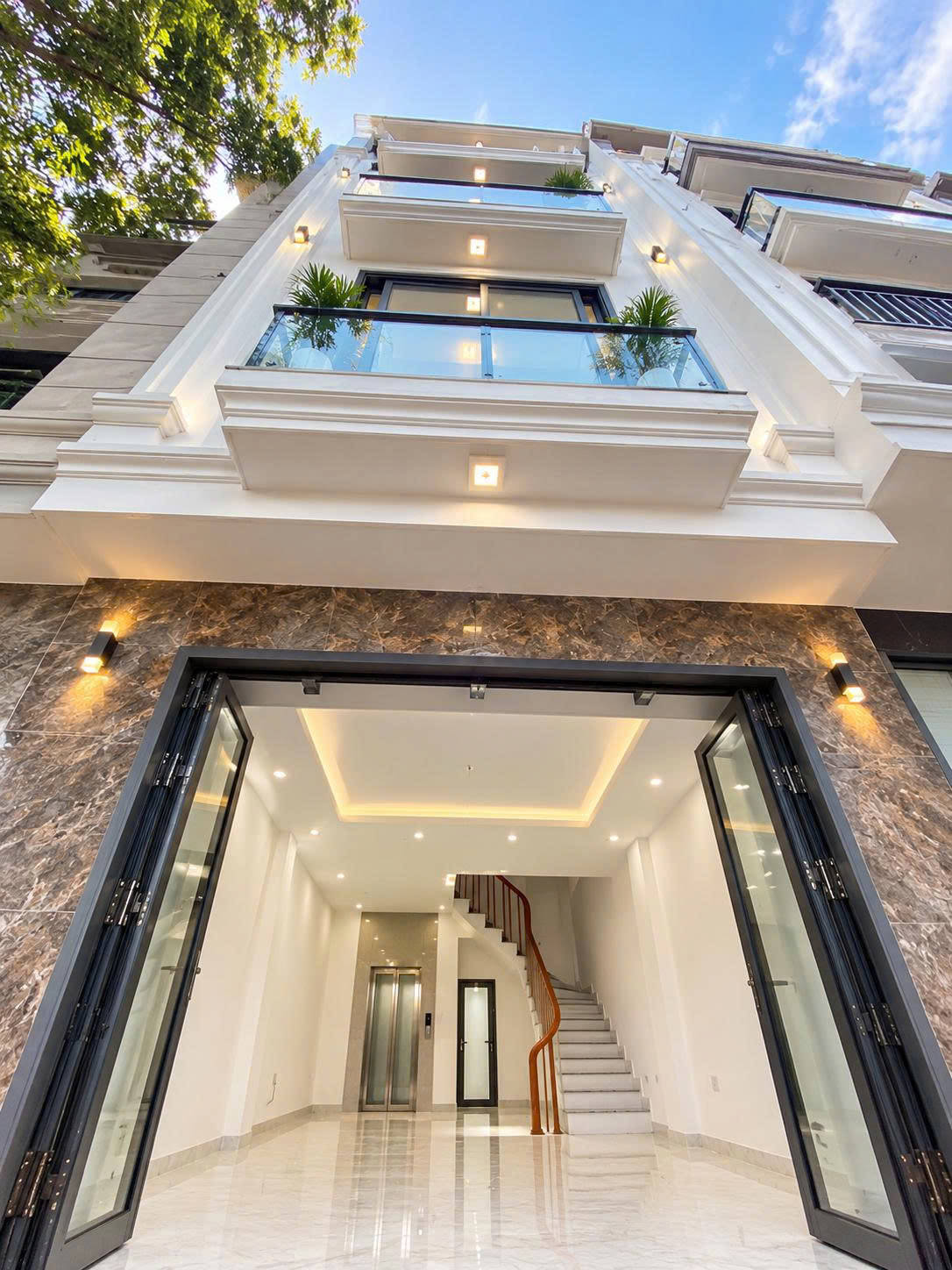 NHÀ XÂY MỚI 5 TẦNG THANG MÁY ĐÔNG NGẠC - KẺ VẼ - BẮC TỪ LIÊM&nbsp;